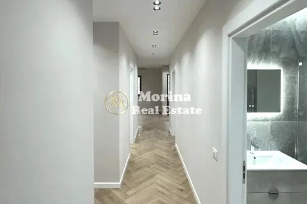 Shtepi me qera Apartament ne Tirane, 2+1, Mobilimi Bosh, pa mobiluar, Pagesa 1,100  Euro.
