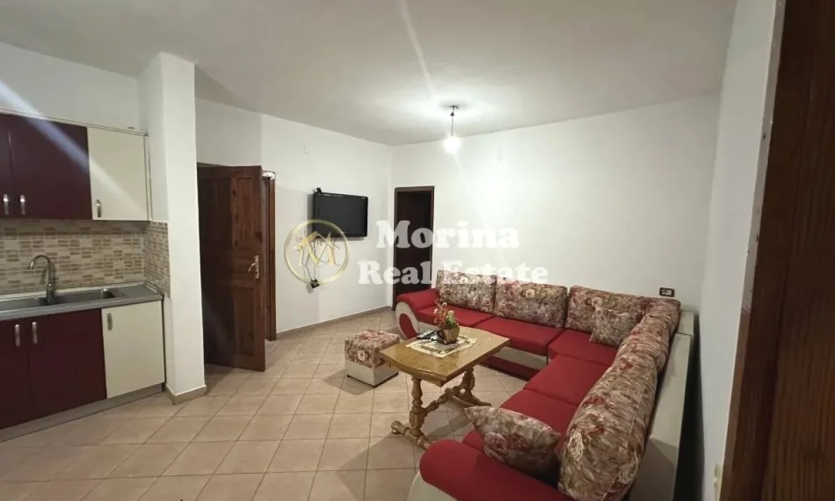 Shtepi me qera Shtepi Private ne Tirane, 1+1, Mobilimi E mobiluar, Pagesa 400  Euro.