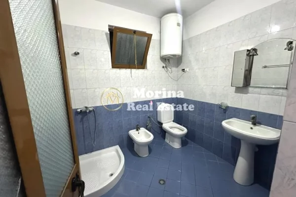 Shtepi me qera Shtepi Private ne Tirane, 1+1, Mobilimi E mobiluar, Pagesa 400  Euro.