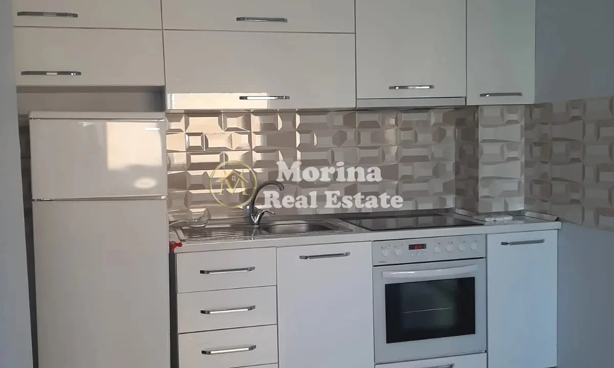 Qera, Ambient Biznesi/zyre, prane Qendres Toptani, 800 euro/muaj