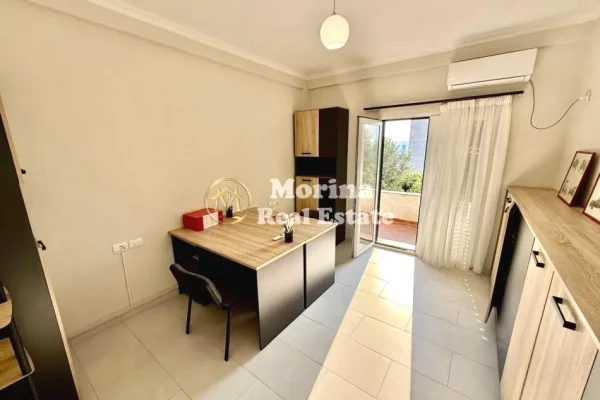 Qera, Ambient Biznesi ,mbi Qytet Studenti ,650 Euro/Muaj