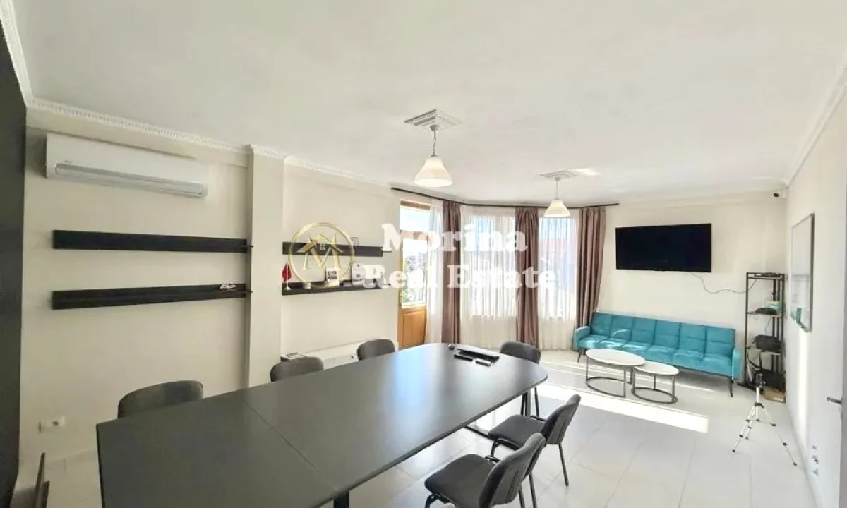 Qera, Ambient Biznesi ,mbi Qytet Studenti ,650 Euro/Muaj