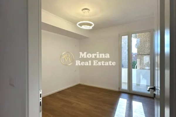 Shtepi ne shitje Apartament ne Tirane, 2+1, Mobilimi Bosh, pa mobiluar, Pagesa 118,000  Euro.
