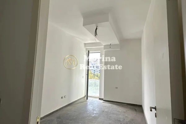 Shtepi ne shitje Apartament ne Tirane, 2+1, Mobilimi Bosh, pa mobiluar, Pagesa 238,000  Euro.