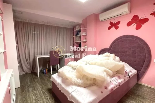 Shtepi ne shitje Apartament ne Tirane, 4+1, Mobilimi E mobiluar, Pagesa 432,600  Euro.