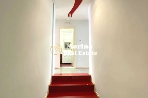 Shtepi ne shitje Apartament ne Tirane, 4+1, Mobilimi E mobiluar, Pagesa 432,600  Euro.