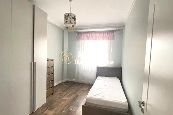Shtepi me qera Apartament ne Tirane, 3+1, Mobilimi E mobiluar, Pagesa 1,800  Euro.