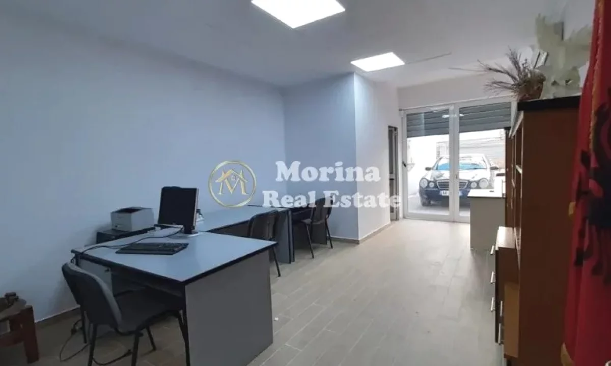 Shitje, Ambient Biznesi ( zyre), Sheshi Willson,Cmimi 62000 Euro.