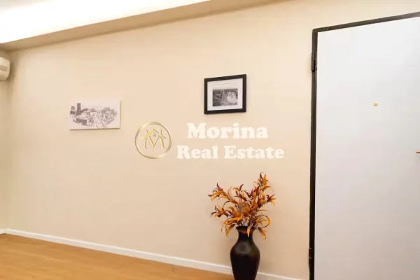 Qera, Ambjent Biznesi/zyre, Pazari i Ri, 480 euro/muaj