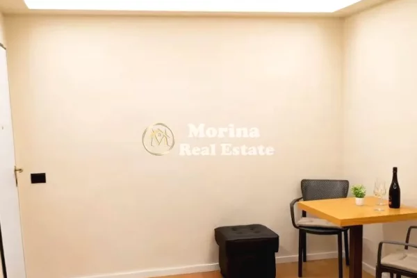 Qera, Ambjent Biznesi/zyre, Pazari i Ri, 480 euro/muaj