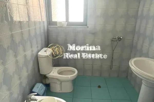 Shtepi me qera Shtepi Private ne Tirane, 1+1, Mobilimi E mobiluar, Pagesa 400  Euro.