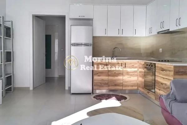 Shtepi me qera Shtepi Private ne Tirane, 1+1, Mobilimi E mobiluar, Pagesa 400  Euro.