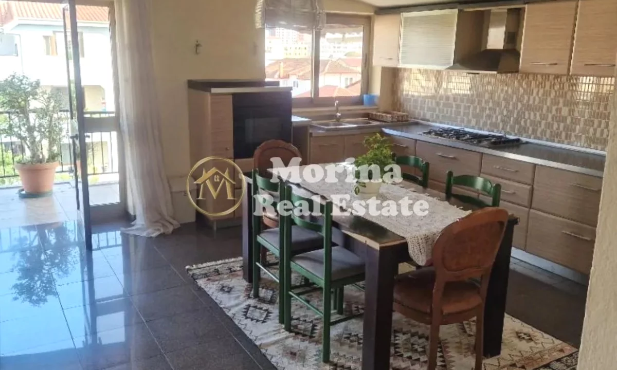 Shtepi me qera Shtepi Private ne Tirane, 2+1, Mobilimi E mobiluar, Pagesa 450  Euro.