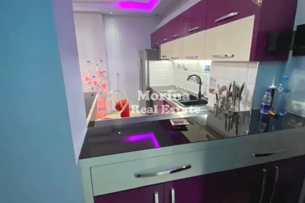 Shtepi me qera Apartament ne Tirane, 2+1, Mobilimi E mobiluar, Pagesa 400  Euro.