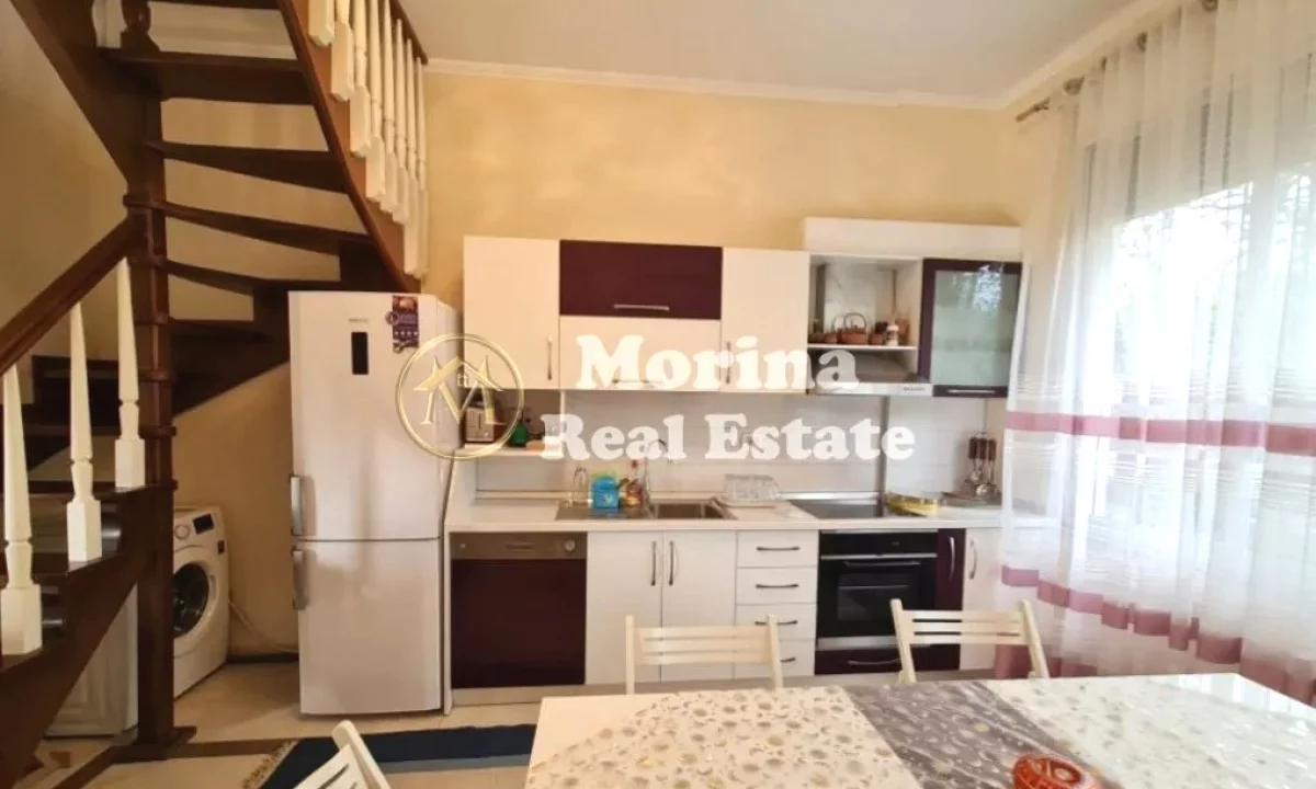 Shtepi me qera Duplex(shtepi me 2 kate) ne Tirane, 2+1, Mobilimi E mobiluar, Pagesa 450  Euro.
