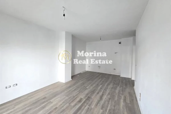 Shtepi ne shitje Apartament ne Tirane, 1+1, Mobilimi Bosh, pa mobiluar, Pagesa 126,000  Euro.