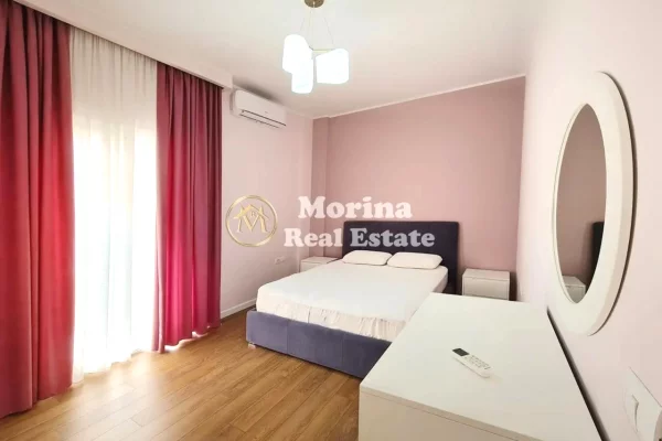 Shtepi me qera Shtepi Private ne Tirane, 4+1, Mobilimi E mobiluar, Pagesa 1,300  Euro.