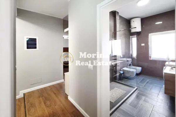 Shtepi me qera Shtepi Private ne Tirane, 4+1, Mobilimi E mobiluar, Pagesa 1,300  Euro.