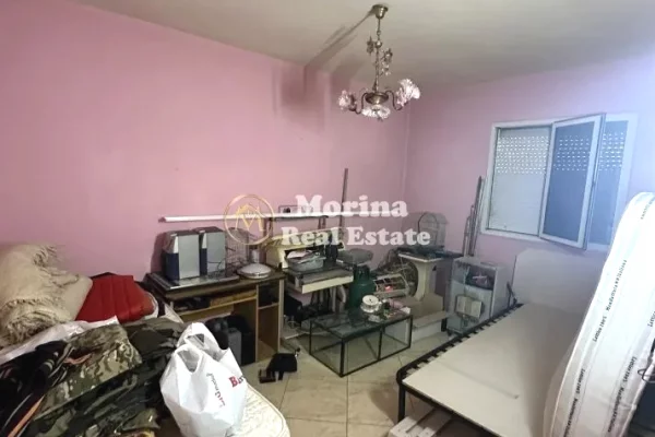 Shtepi ne shitje Apartament ne Tirane, 3+1, Mobilimi Pjeserisht e mobiluar, Pagesa 165,000  Euro.