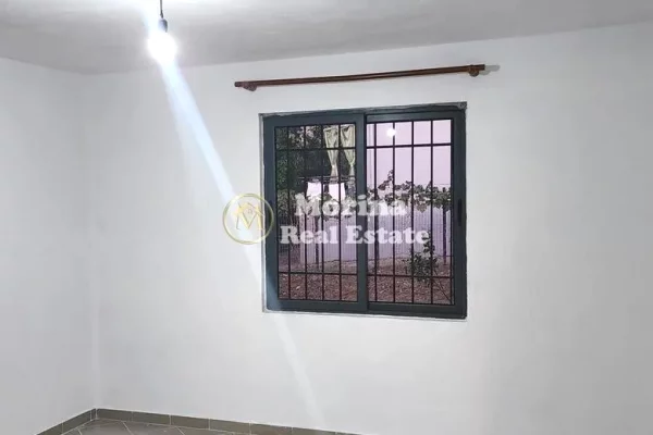 Shtepi me qera Shtepi Private ne Tirane, 2+1, Mobilimi Bosh, pa mobiluar, Pagesa 520  Euro.