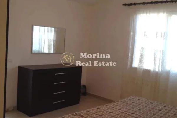 Shtepi me qera Shtepi Private ne Tirane, 1+1, Mobilimi E mobiluar, Pagesa 400  Euro.