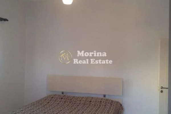 Shtepi me qera Shtepi Private ne Tirane, 1+1, Mobilimi E mobiluar, Pagesa 400  Euro.