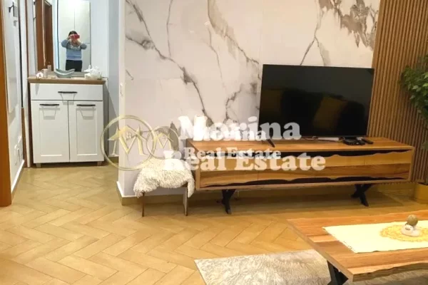 Shtepi me qera Apartament ne Tirane, 2+1, Mobilimi E mobiluar, Pagesa 850  Euro.