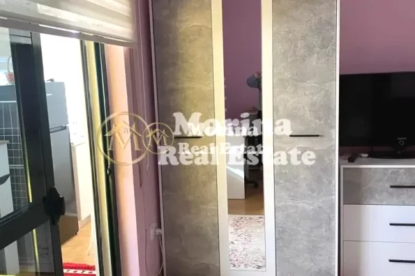 Shtepi me qera Apartament ne Tirane, 2+1, Mobilimi E mobiluar, Pagesa 850  Euro.