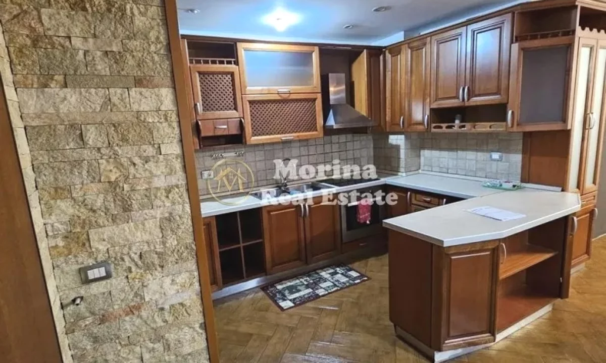 Appartamento in affitto a Tirana 3+1, Arredato