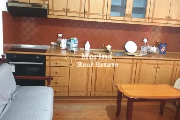 Shtepi me qera Shtepi Private ne Tirane, 2+1, Mobilimi E mobiluar, Pagesa 450  Euro.