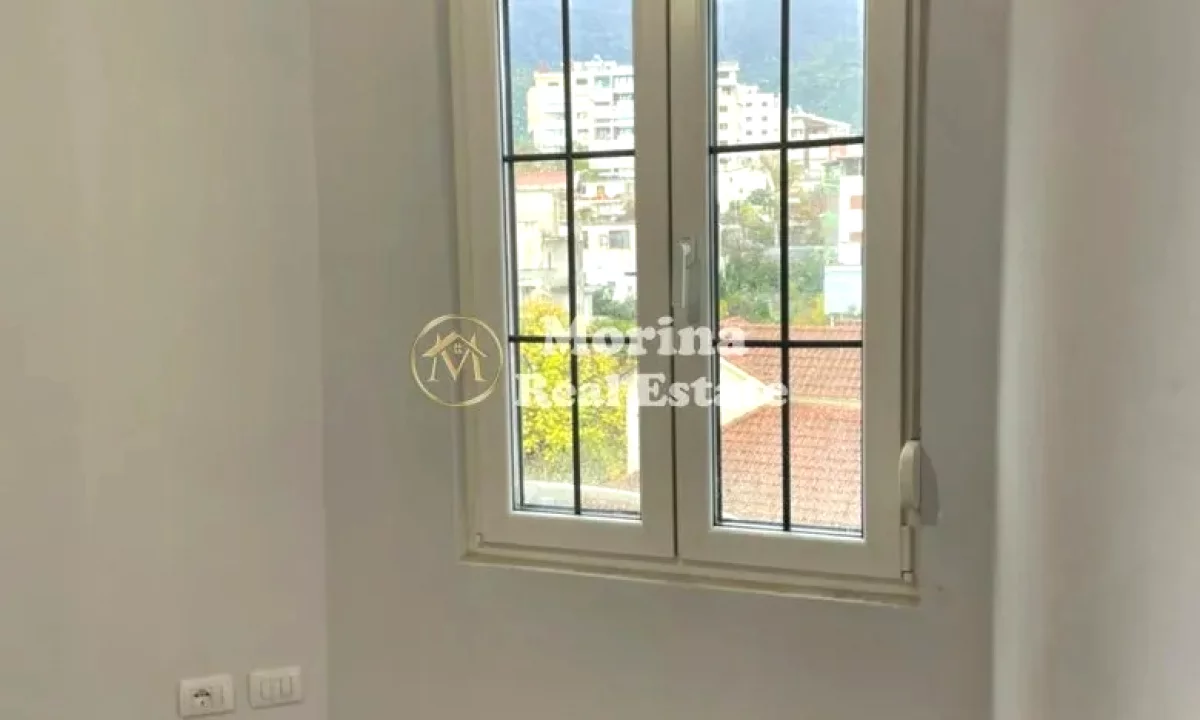 Appartamento in vendita a Tirana 1+1, Vuoto