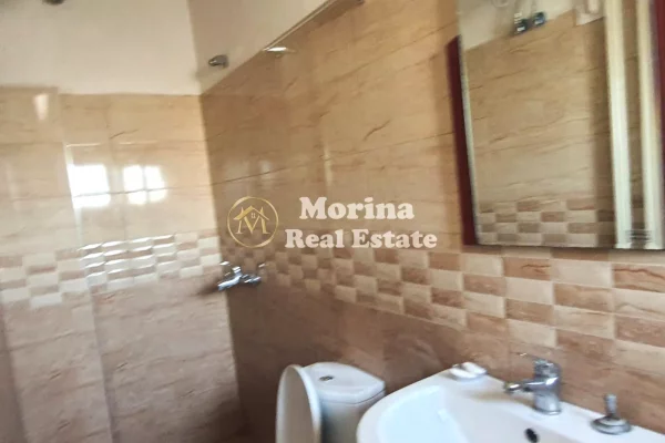 Shtepi me qera Shtepi Private ne Tirane, 1+1, Mobilimi E mobiluar, Pagesa 320  Euro.