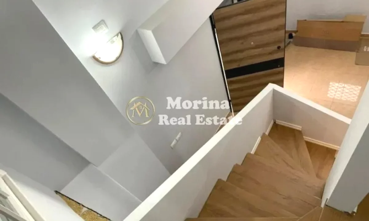 Duplex (casa a 2 piani) in vendita a Tirana 1+1, Vuoto