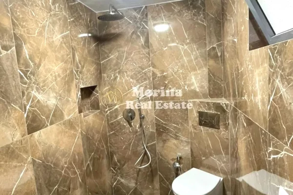 Duplex (casa a 2 piani) in vendita a Tirana 1+1, Vuoto