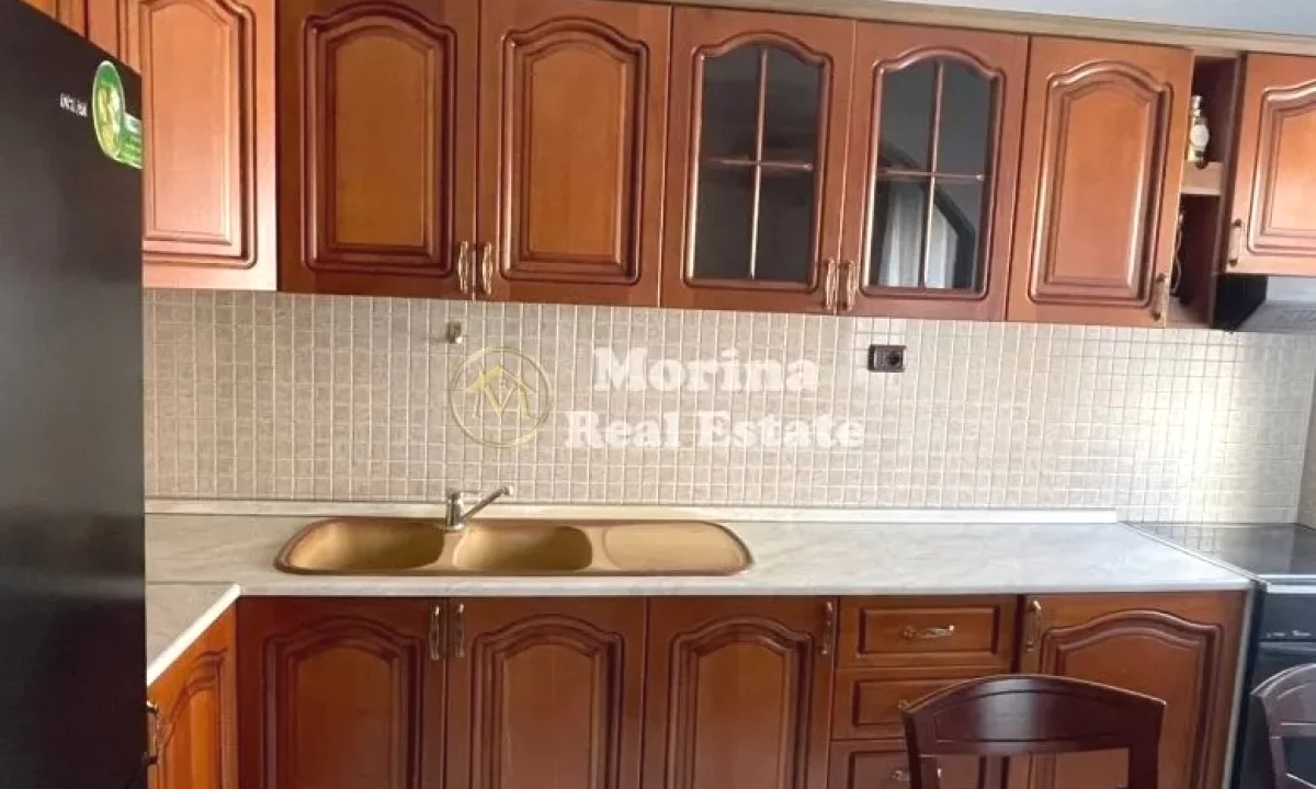 Shtepi me qera Apartament ne Tirane, 2+1, Mobilimi E mobiluar, Pagesa 700  Euro.