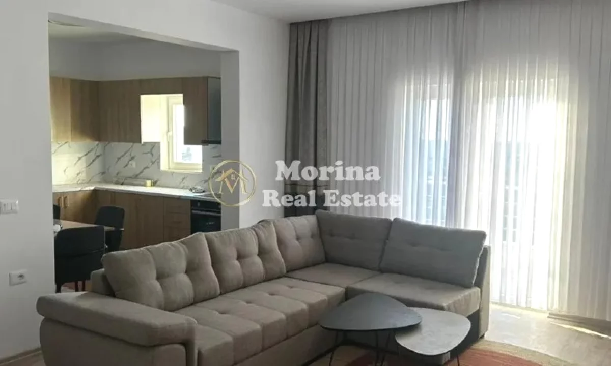 Shtepi me qera Vila Luksoze ne Tirane, 3+1, Mobilimi E mobiluar, Pagesa 700  Euro.