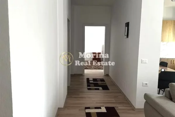 Shtepi me qera Vila Luksoze ne Tirane, 3+1, Mobilimi E mobiluar, Pagesa 700  Euro.