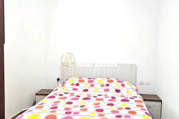 Shtepi me qera Apartament ne Tirane, 2+1, Mobilimi E mobiluar, Pagesa 400  Euro.