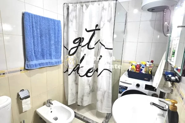 Shtepi me qera Apartament ne Tirane, 2+1, Mobilimi E mobiluar, Pagesa 400  Euro.