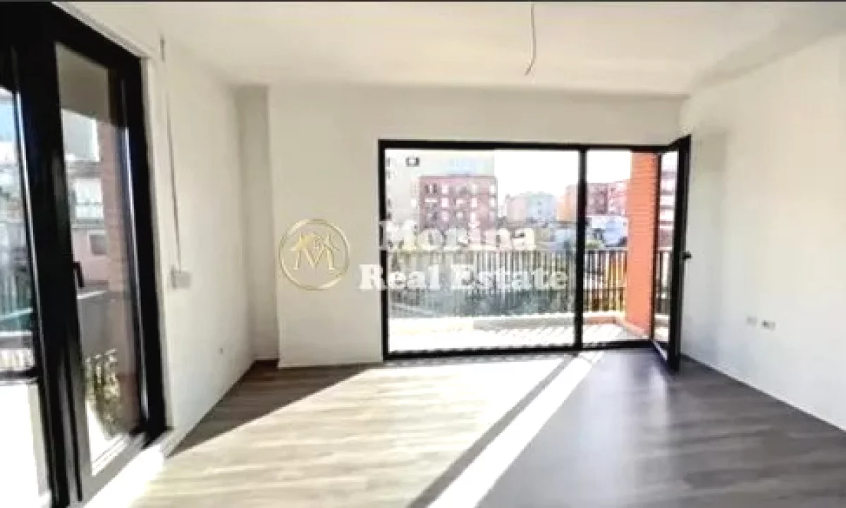 Shtepi ne shitje Apartament ne Tirane, 1+1, Mobilimi Bosh, pa mobiluar, Pagesa 196,000  Euro.