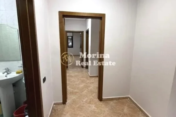 Shtepi me qera Apartament ne Tirane, 4+1, Mobilimi Bosh, pa mobiluar, Pagesa 1,000  Euro.