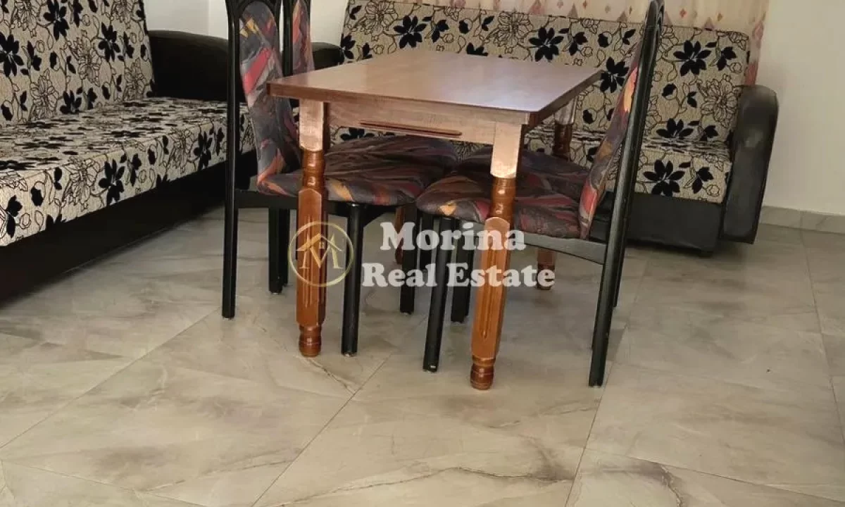 Shtepi me qera Shtepi Private ne Tirane, 2+1, Mobilimi E mobiluar, Pagesa 400  Euro.