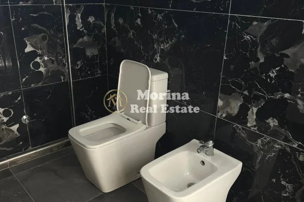 Shtepi me qera Shtepi Private ne Tirane, 2+1, Mobilimi E mobiluar, Pagesa 400  Euro.