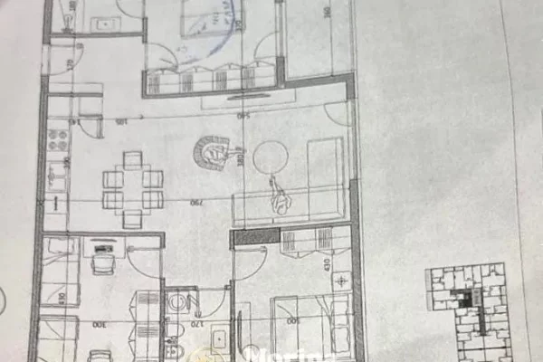 Shtepi ne shitje Apartament ne Tirane, 3+1, Mobilimi Bosh, pa mobiluar, Pagesa 93,000  Euro.