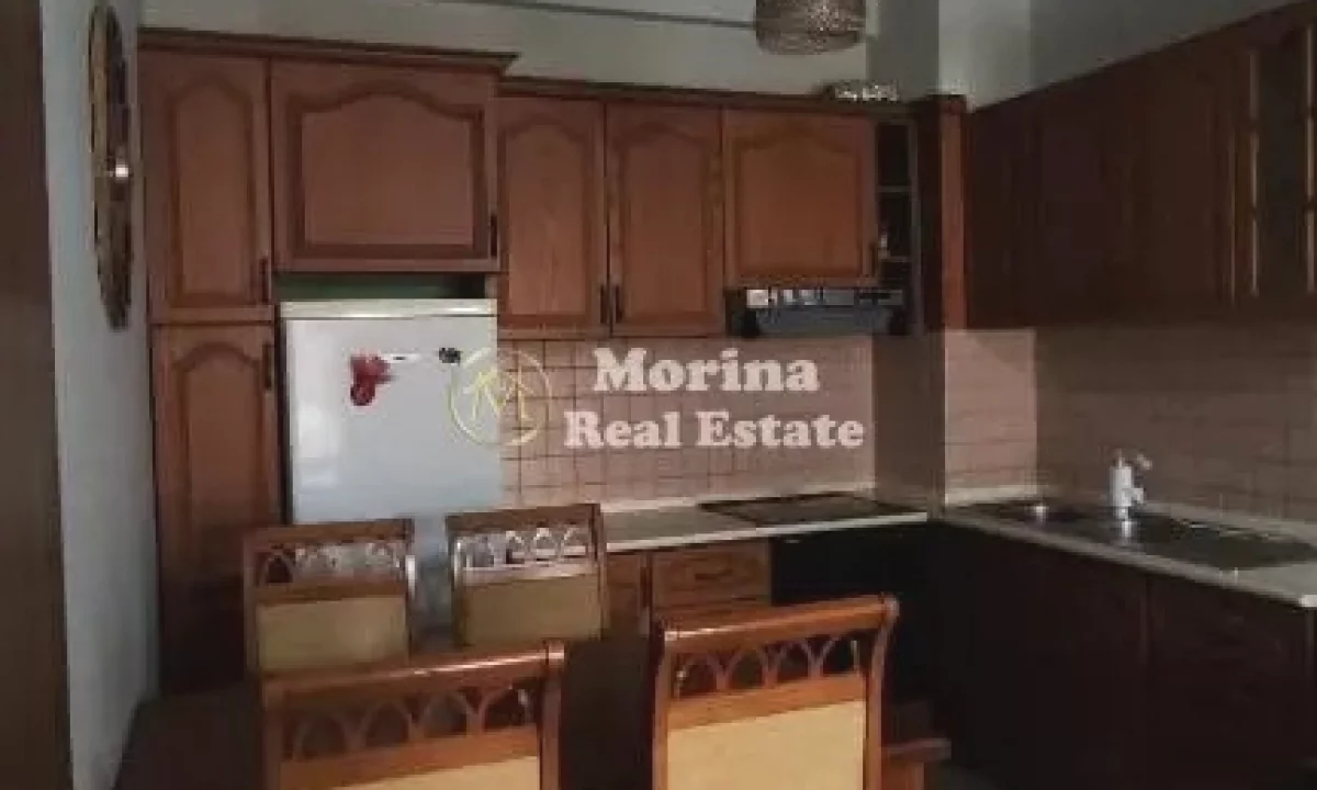 Shtepi me qera Shtepi Private ne Tirane, 2+1, Mobilimi E mobiluar, Pagesa 450  Euro.