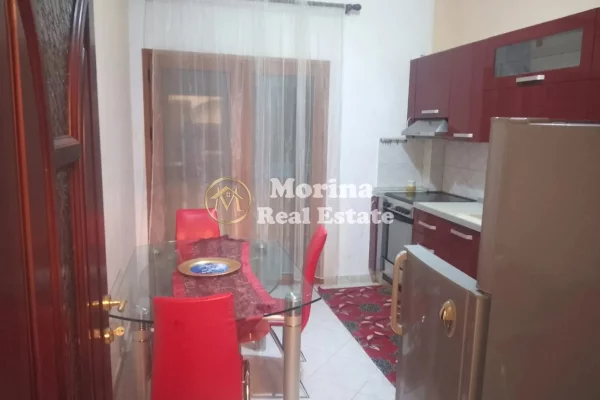 Shtepi me qera Shtepi Private ne Tirane, 2+1, Mobilimi E mobiluar, Pagesa 450  Euro.