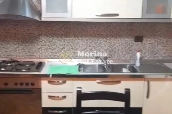 Shtepi me qera Shtepi Private ne Tirane, 2+1, Mobilimi E mobiluar, Pagesa 300  Euro.