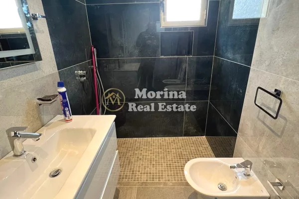 Shtepi me qera Apartament ne Tirane, 2+1, Mobilimi E mobiluar, Pagesa 700  Euro.