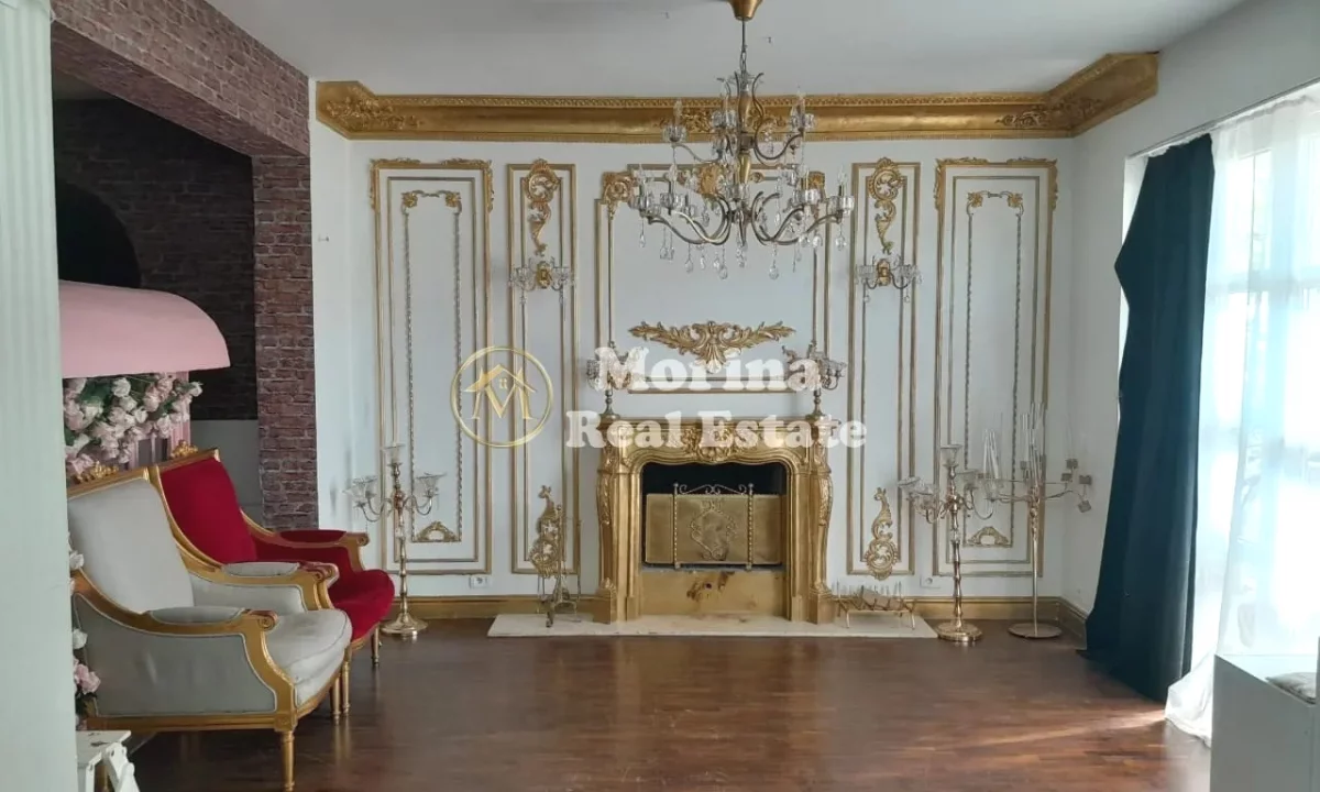 Shtepi ne shitje Vila Luksoze ne Tirane, 7+1, Mobilimi Pjeserisht e mobiluar, Pagesa 600,000  Euro.