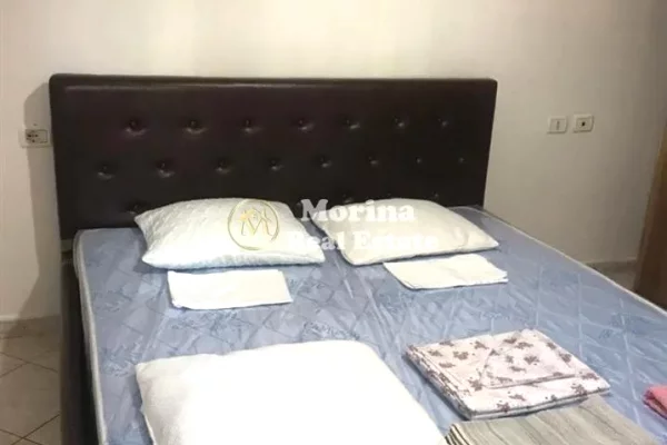 Shtepi me qera Apartament ne Tirane, 3+1, Mobilimi E mobiluar, Pagesa 450  Euro.